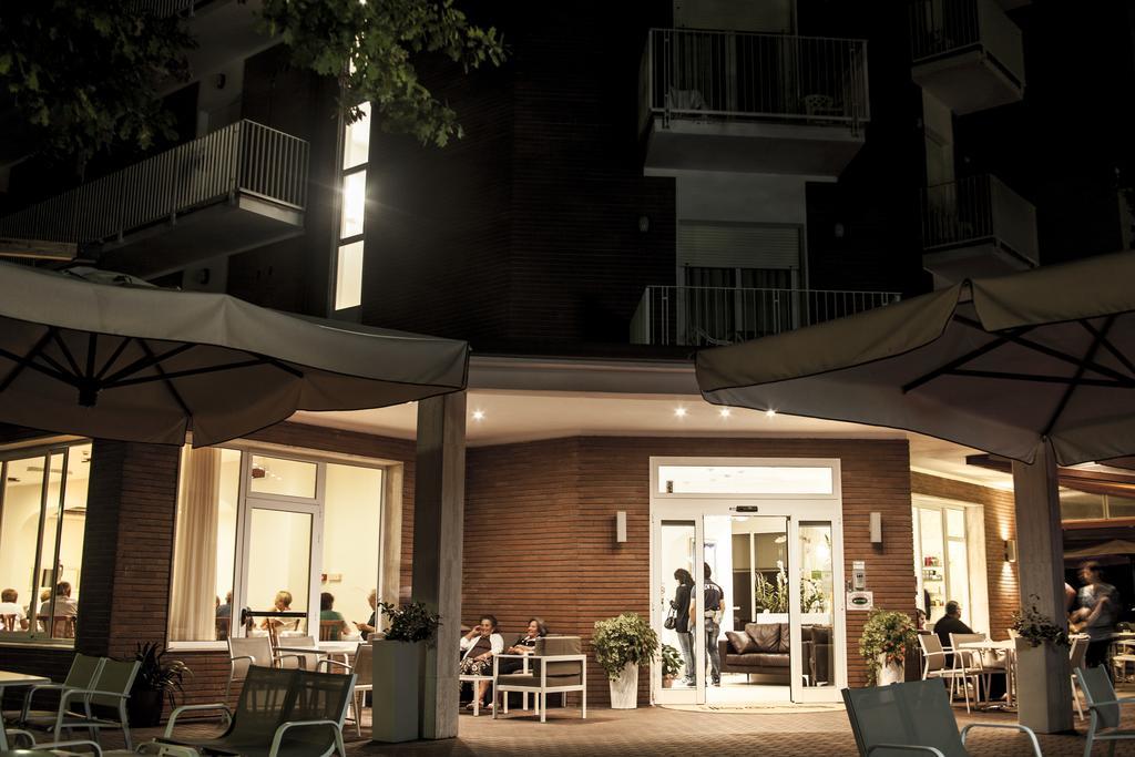Hotel Orsa Maggiore Milano Marittima Ngoại thất bức ảnh